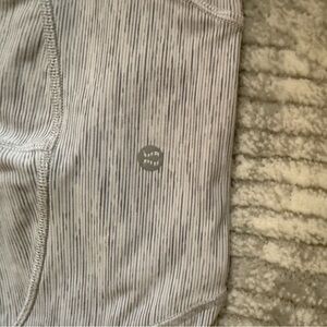 lululemon high waisted gray size 6